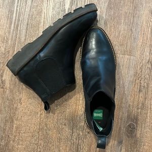 Black leather waterproof bootie